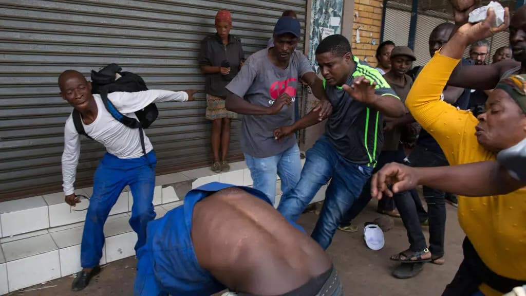 Afrique du Sud : un étranger battu à mort par une foule à Durban
