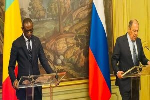 Abdoulaye-Diop-et-Serguei-Lavrov-750x375