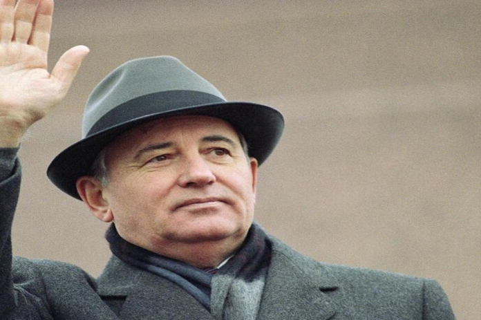 Gorbatchev-1080x900