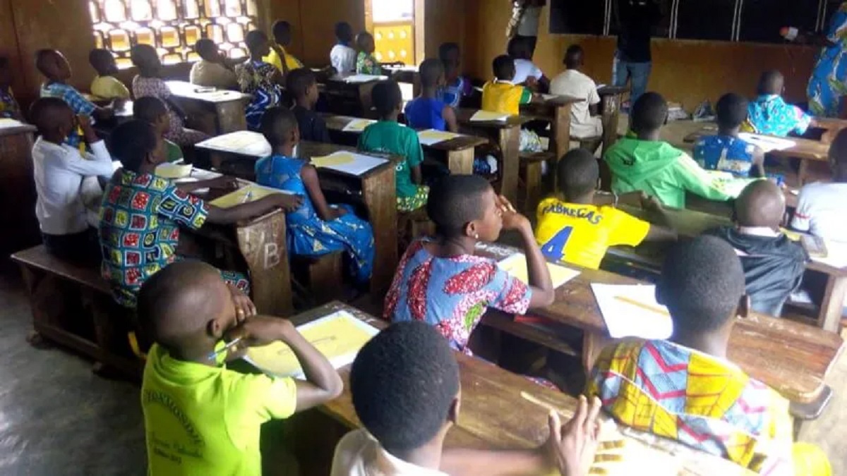 Empoisonnement-collectif-au-Cameroun-plusieurs-eleves-evacues-a-lhopital-suite-a-un-malaise