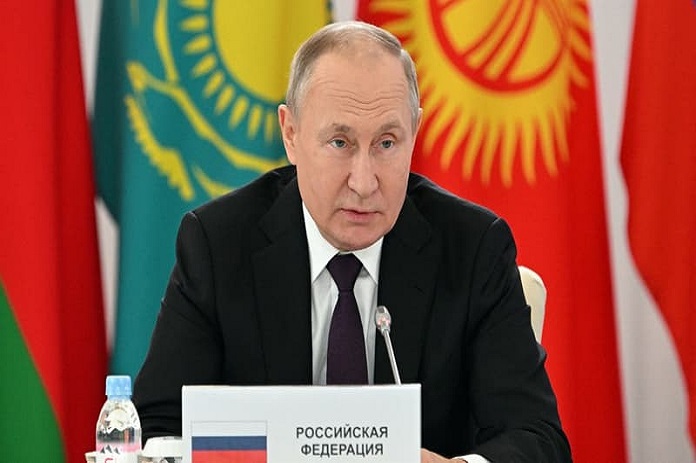 Le-president-russe-Vladimir-Poutine-s-exprime-lors-du-sommet-avec-les-dirigeants-des-pays-post-sovietiques-de-la-Communaute-des-Etats-independants-CEI-a-Astana-le-14-octobre-2022-1501110