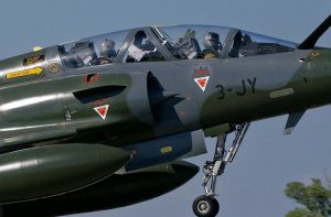 la-navigatrice-de-combat-louise-a-l-arriere-du-mirage-2000-d-photo-l-alsace-alexandre-bosle-1581695074