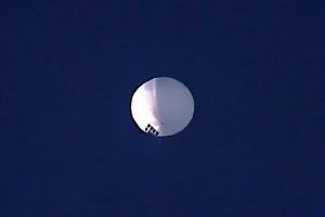 1570903-la-ballon-chinois-au-dessus-des-etats-unis