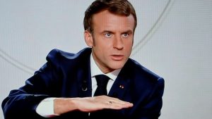 Le-president-Emmanuel-Macron-lors-d-un-entretien-sur-TF1-le-15-decembre-2021-1189254