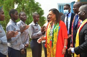 etablissement-de-formation-culturelle-la-ministre-francoise-remarck-visite-_vy1gj66a4oa