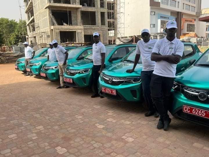 Un malien lance une société de taxi à partir de véhicules 100% électriques