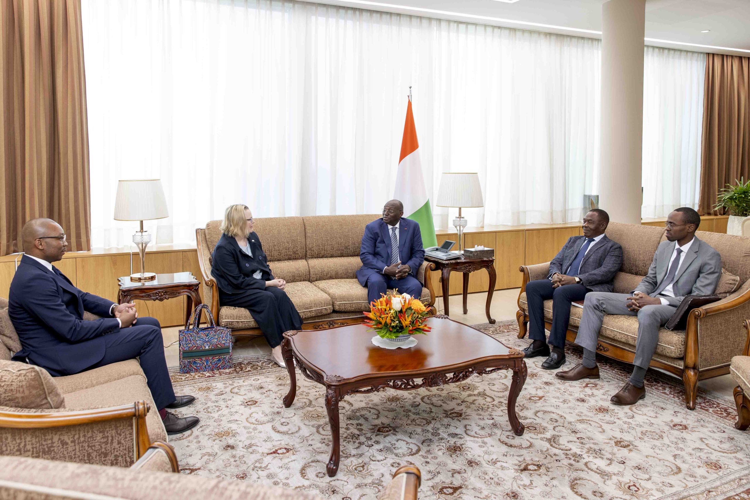 Diplomatie: la Côte d’Ivoire et la Grande Bretagne échangent sur le renforcement de leur coopération