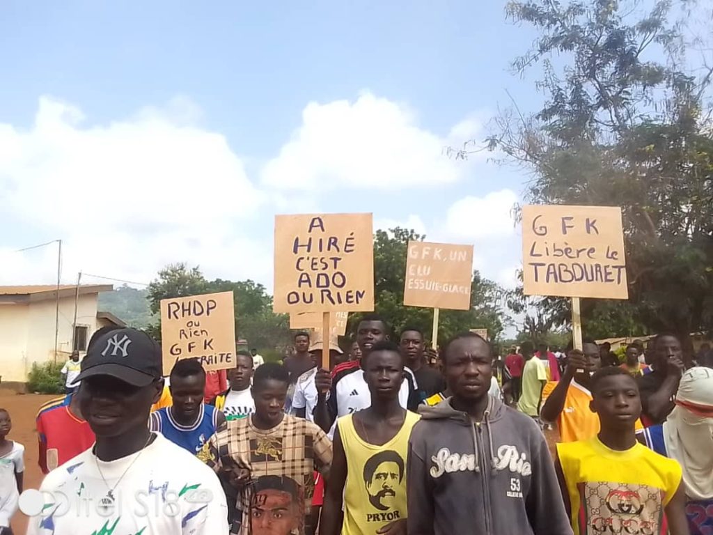 Hiré : une manifestation pour demander la démission du Maire Gilbert Kacou Francis