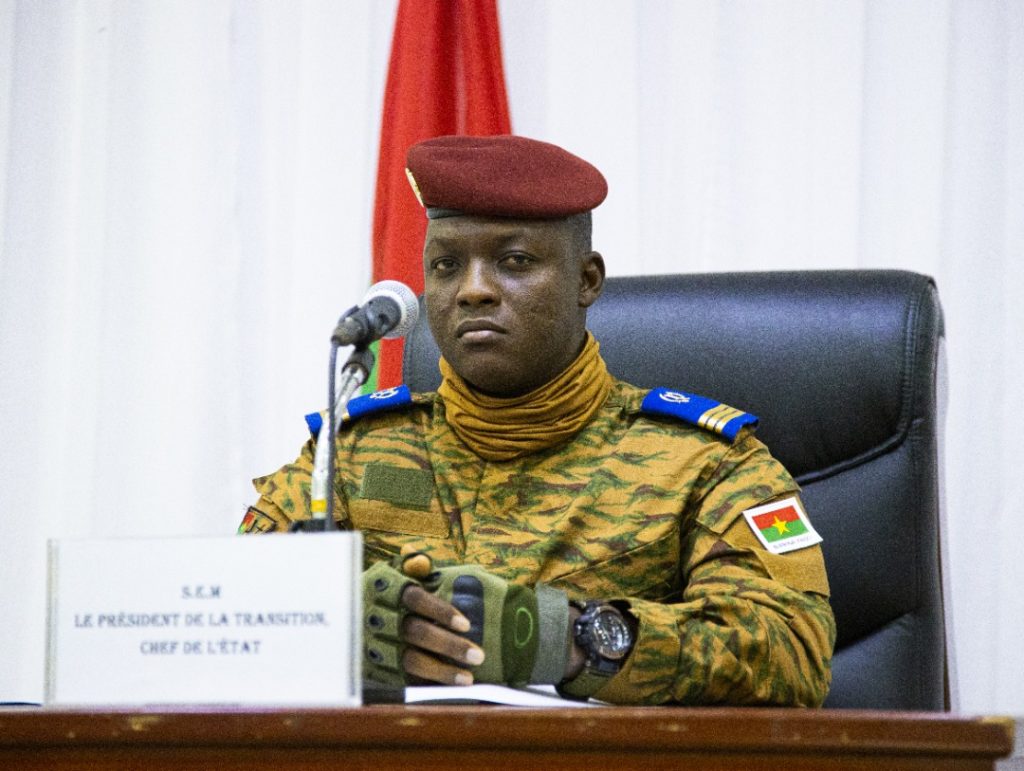 Le capitaine putschiste Ibrahim Traoré débute son nouveau mandat sans prestation de serment