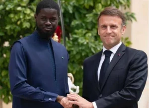 Diomaye-Faye-et-Emmanuel-Macron.jpg