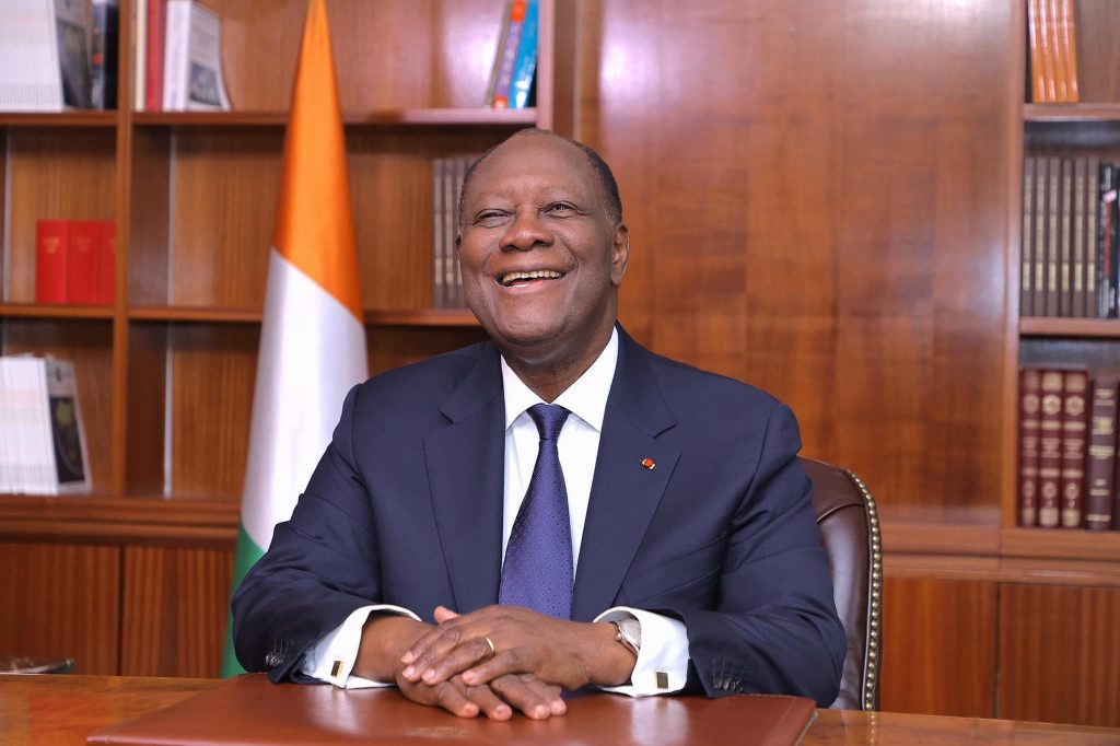Alassane Ouattara accorde un mois de congé à son gouvernement