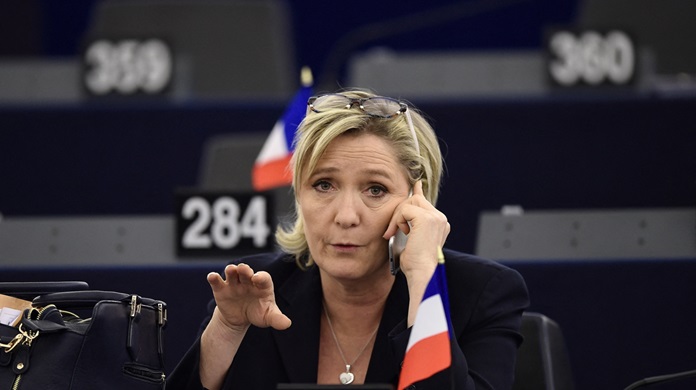Marine Le Pen jugée à Paris pour détournement de fonds européens