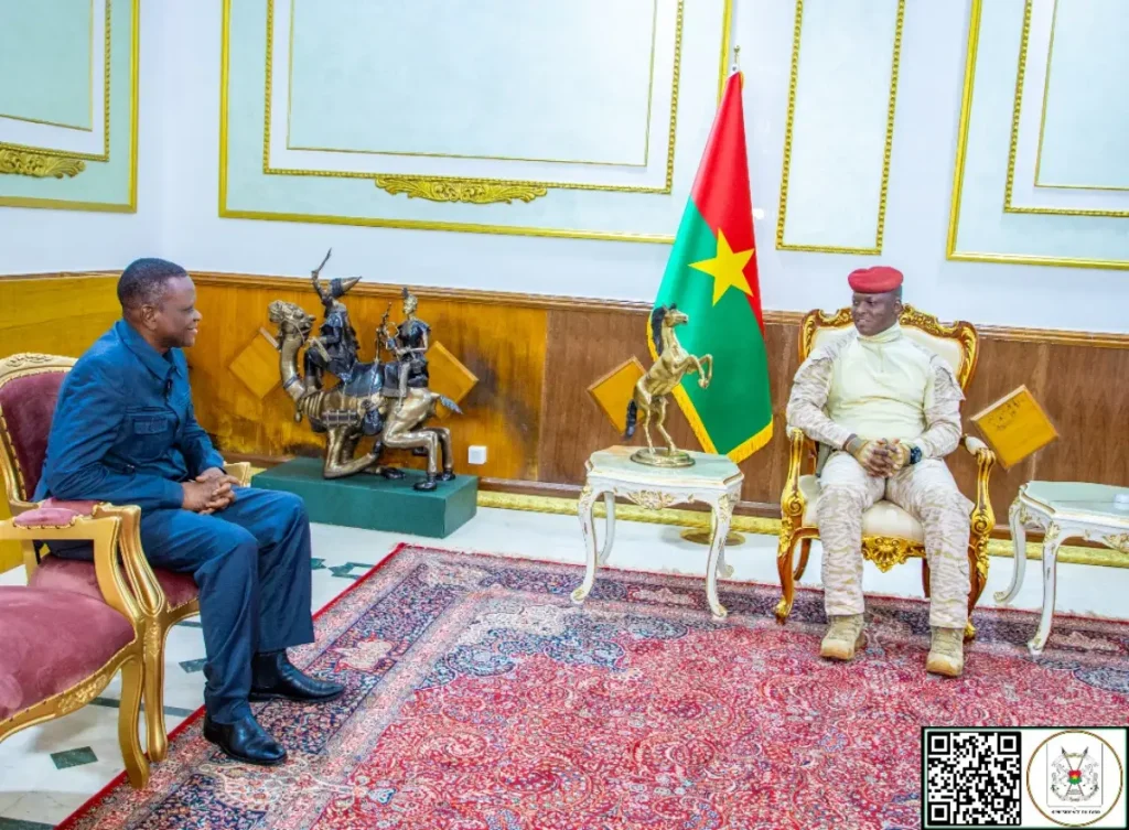 Ibrahim-Traore-et-lAmbassadeur-du-Ghana