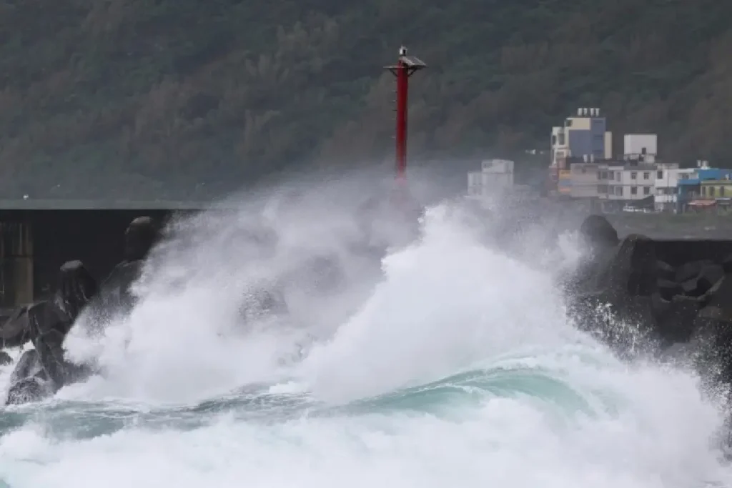 Le-typhon-Kong-rey-frappe-Taiwan-@AFP