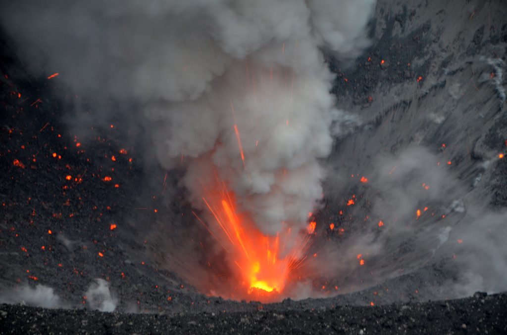 Indonésie : Vols perturbés en raison de l’éruption du volcan Dukono