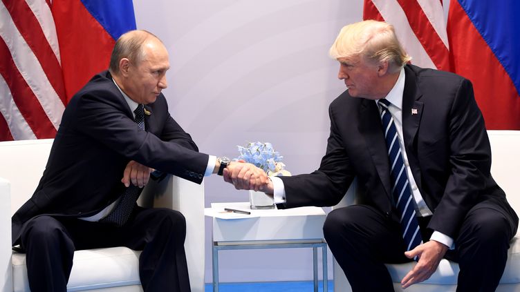 Poutine félicite Trump et se dit prêt à relancer les relations américano-russes