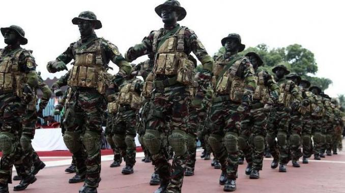 Côte d’Ivoire : les États-Unis renforcent les FACI avec 12 blindés et une formation