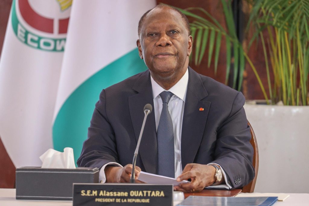 Alassane Ouattara appelle le gouvernement à rester concentré malgré le contexte électoral