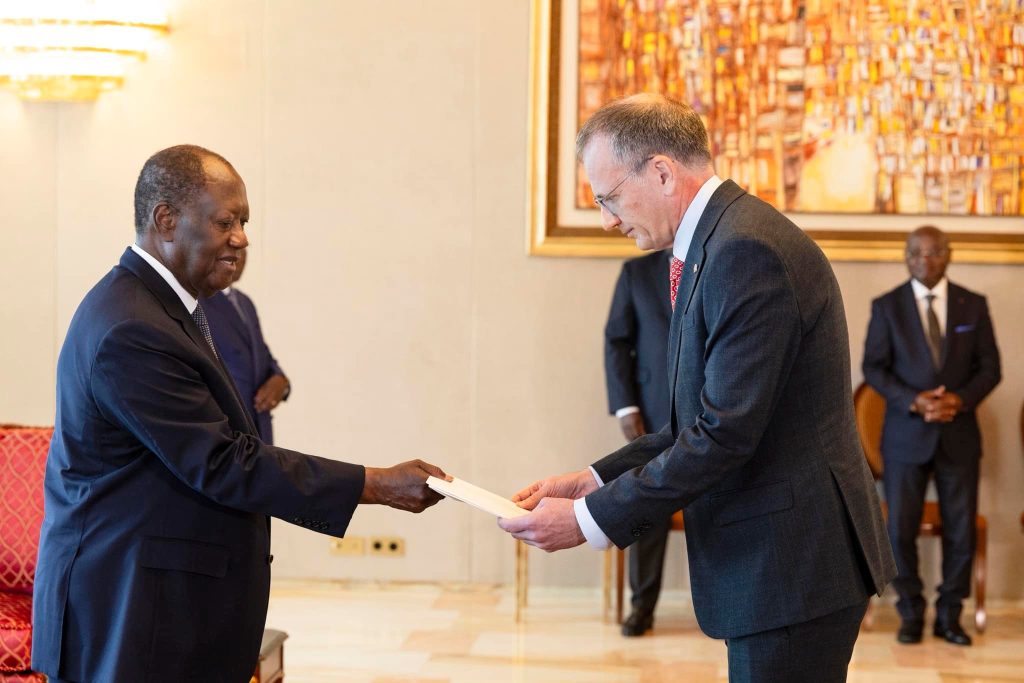 Présidence : 5 nouveaux ambassadeurs présentent leurs lettres de créance